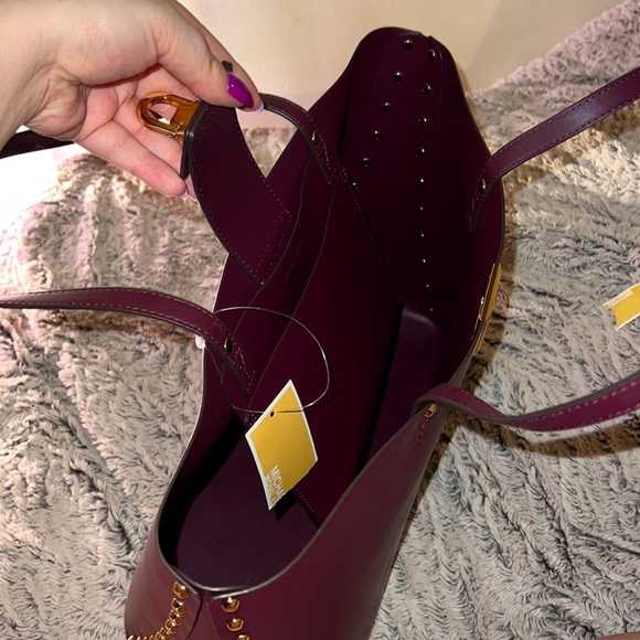 Michael Kors Manhattan Large Tote Bordeaux Purse and Card Case - Picture 7 of 8